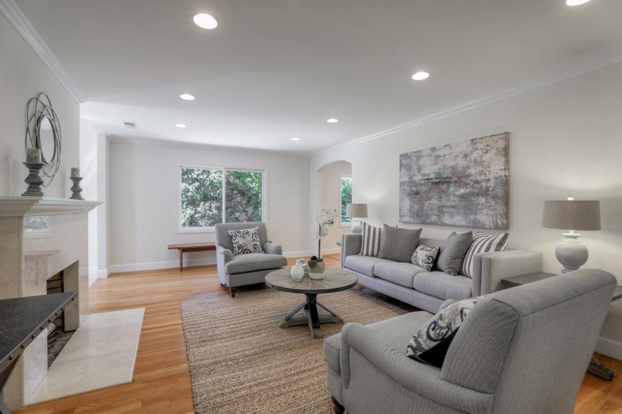 270 Iris Way - Photo 1
