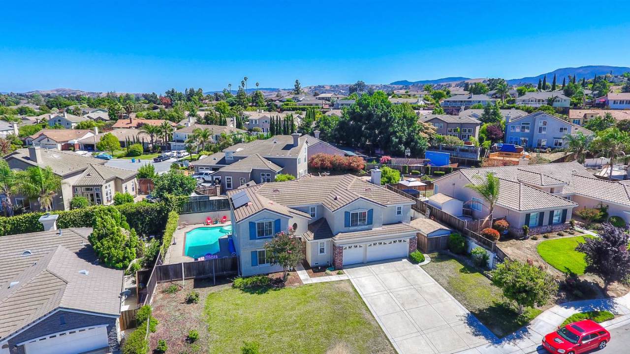 830 Quail Hollow Drive - Photo 1