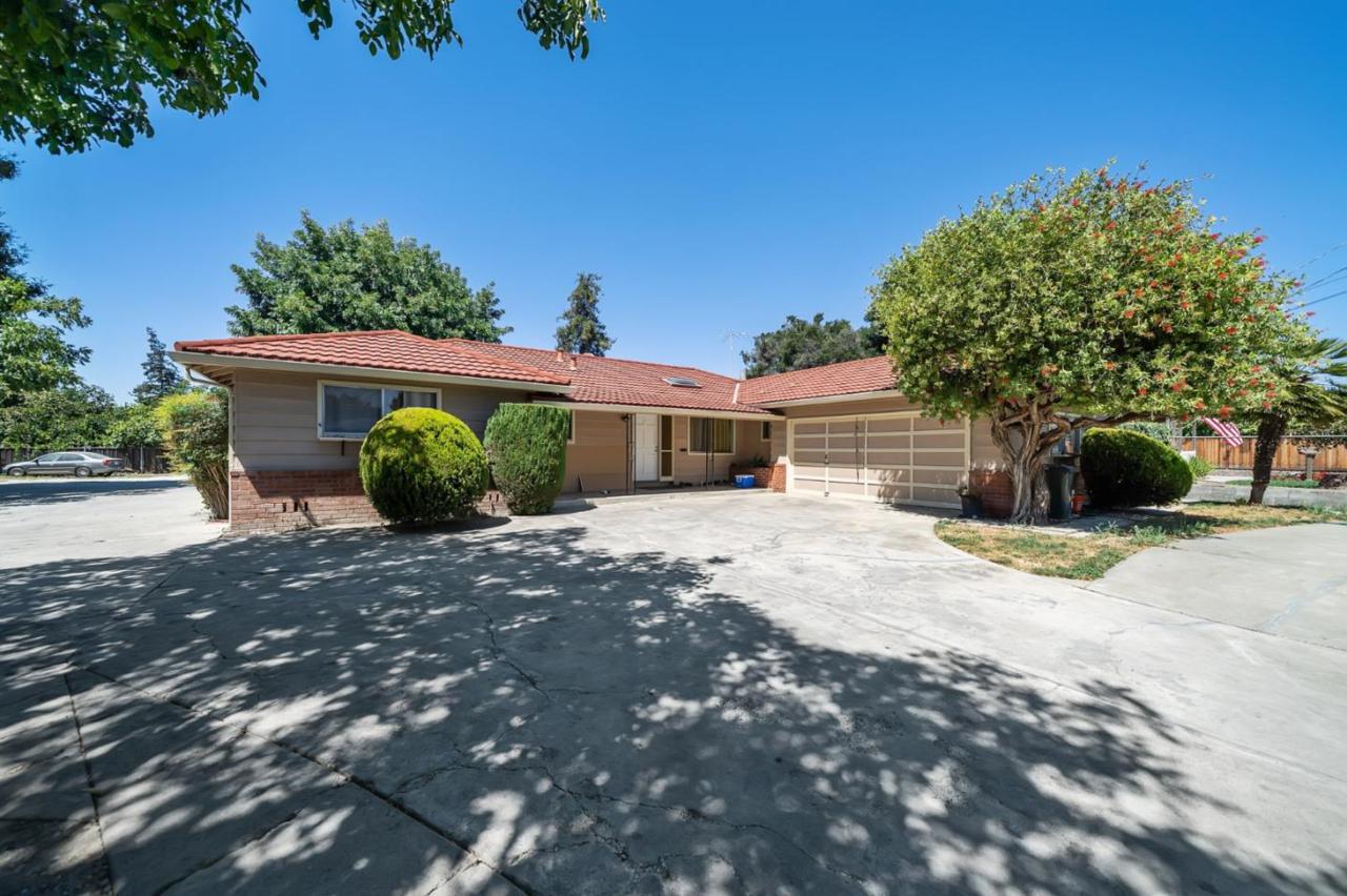1021 Empire Street - Photo 1