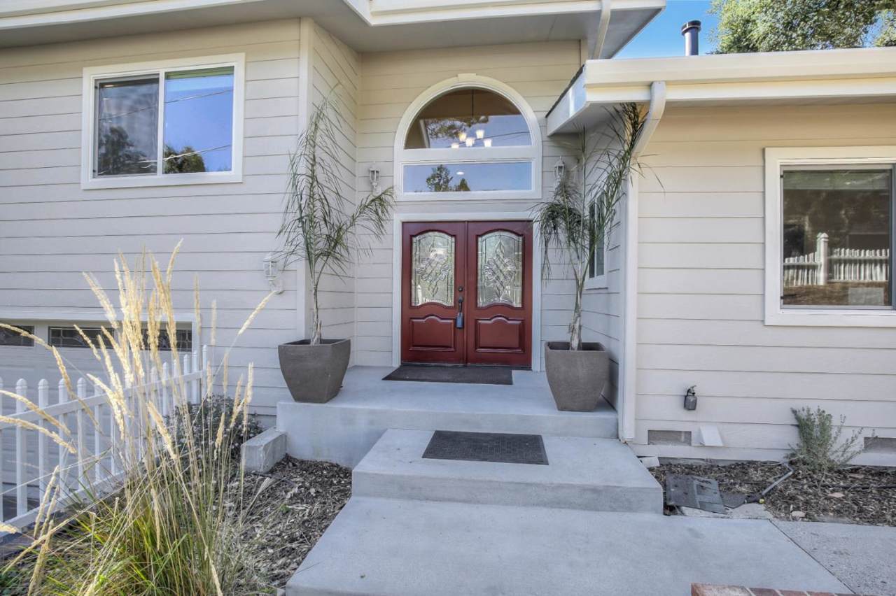 115 Stanford Drive - Photo 1