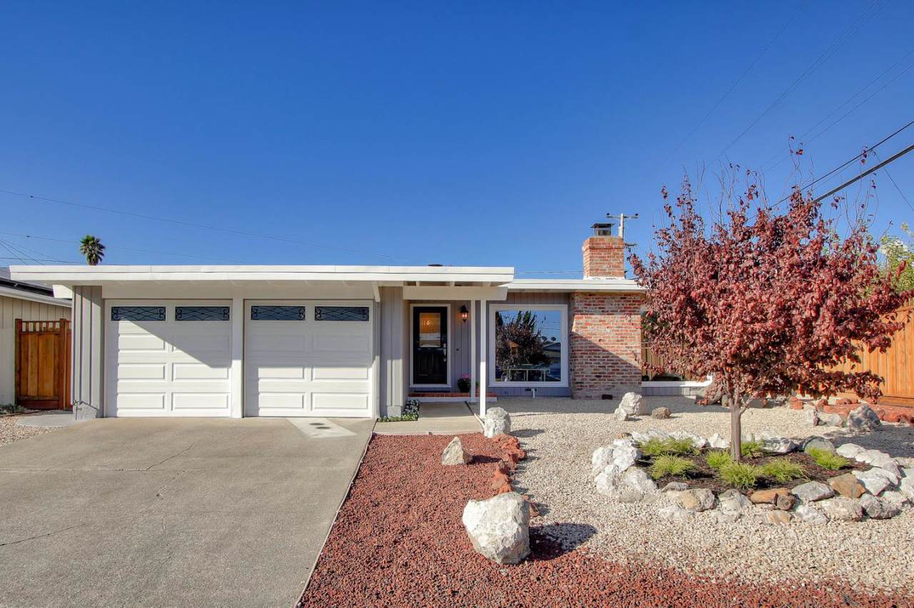 806 Banbury Lane - Photo 1