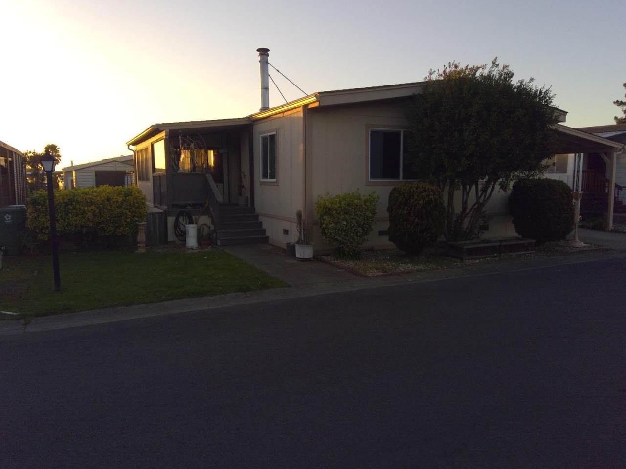 121 Cananda Cove Avenue - Photo 1