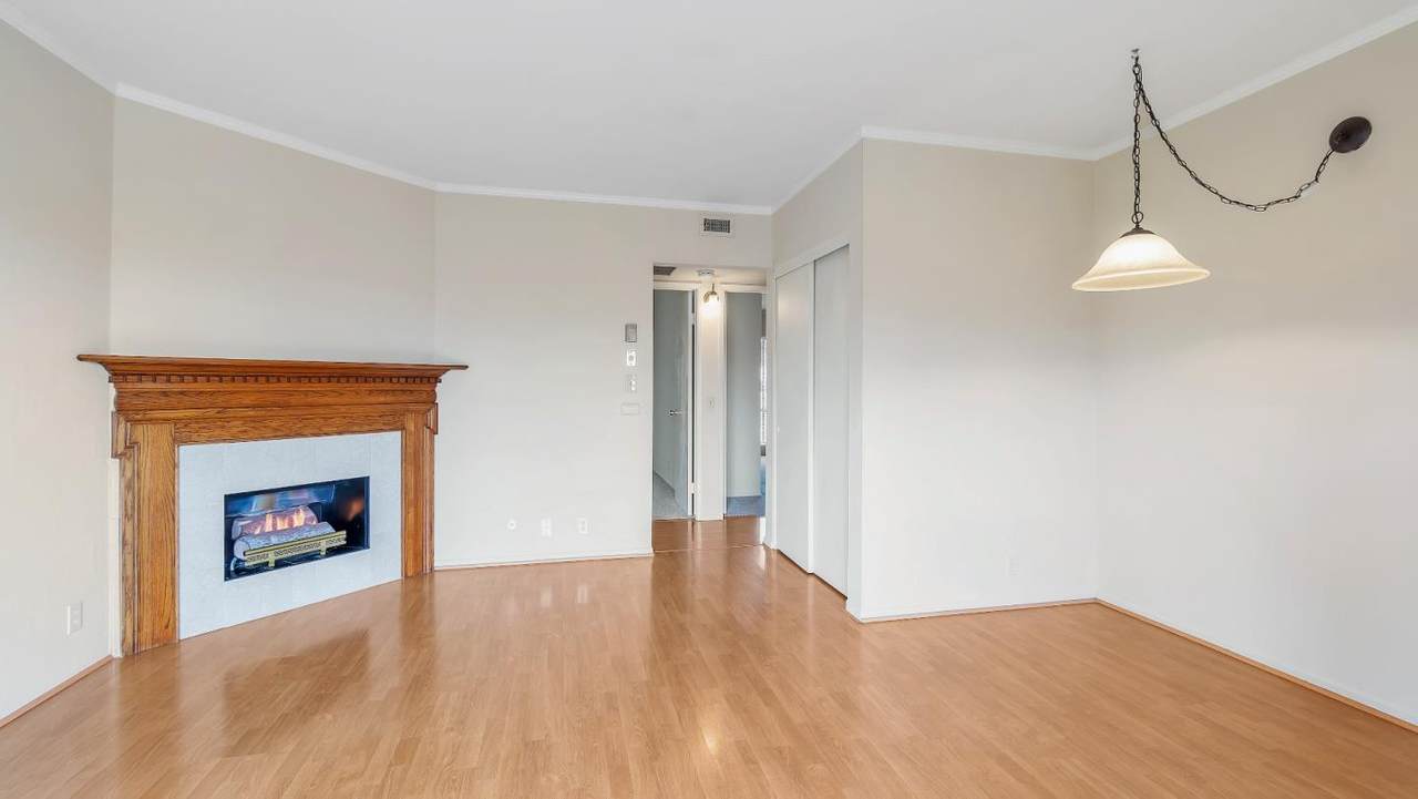 500 Glenwood Circle - Photo 1