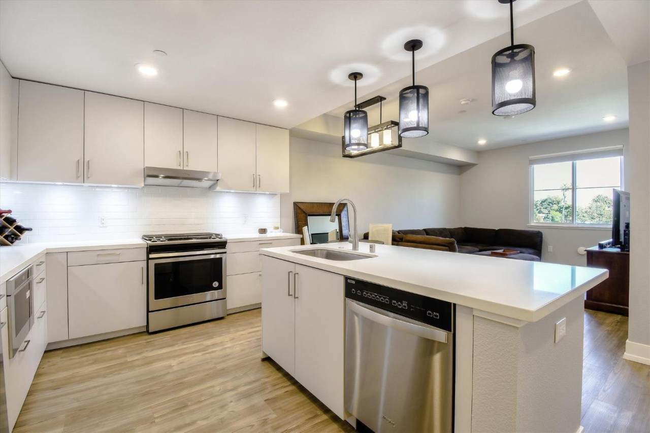 1048 Monroe Street - Photo 1