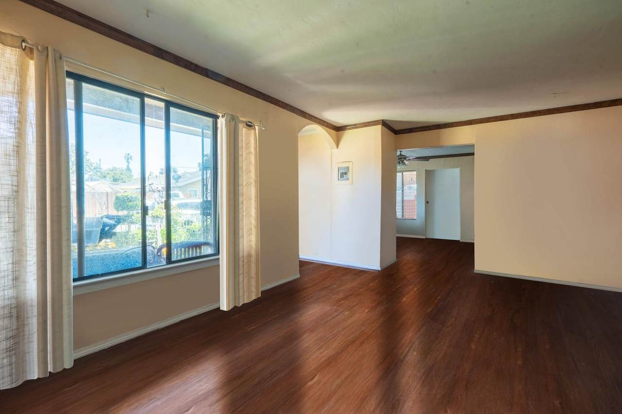 2395 Dumbarton Avenue - Photo 1