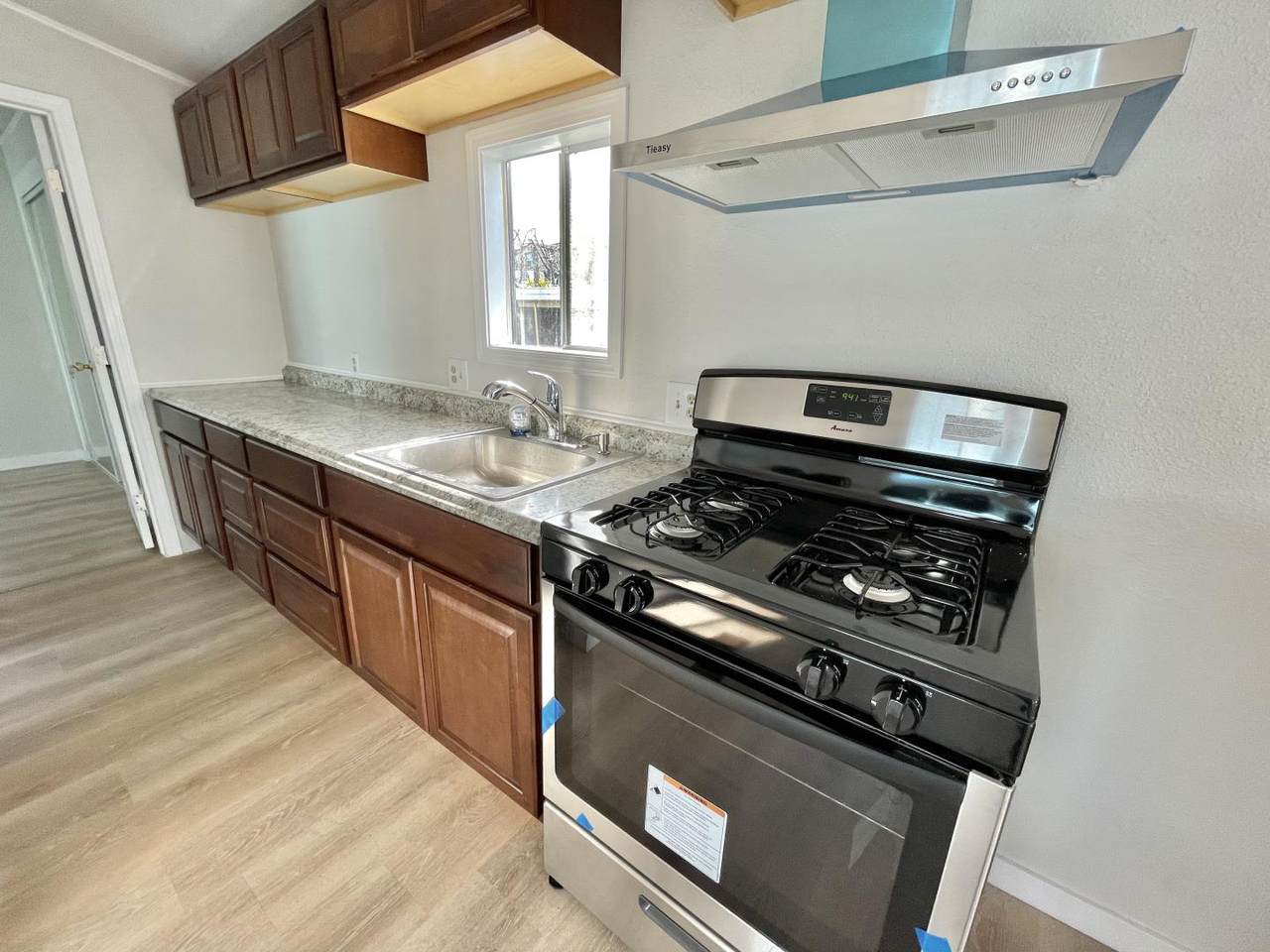 527 Mclaughlin Avenue - Photo 1