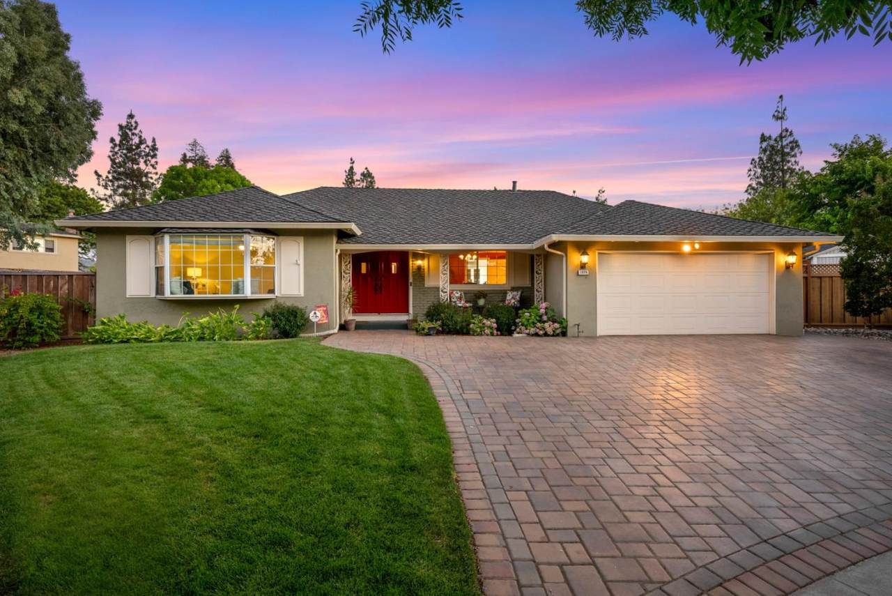 1078 Hedgecroft Place - Photo 1