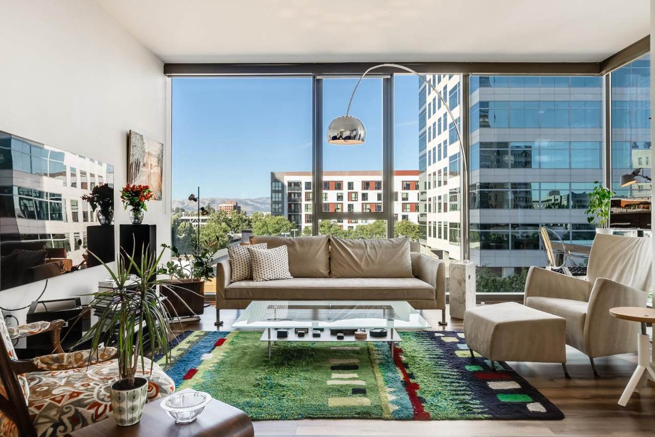 38 Almaden Boulevard - Photo 1