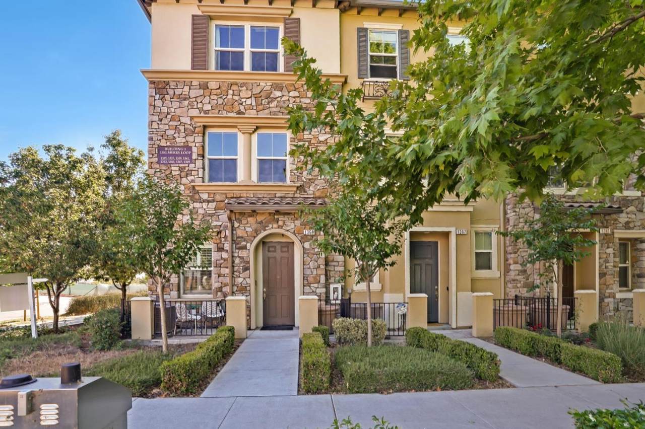 1369 Merry Loop - Photo 1