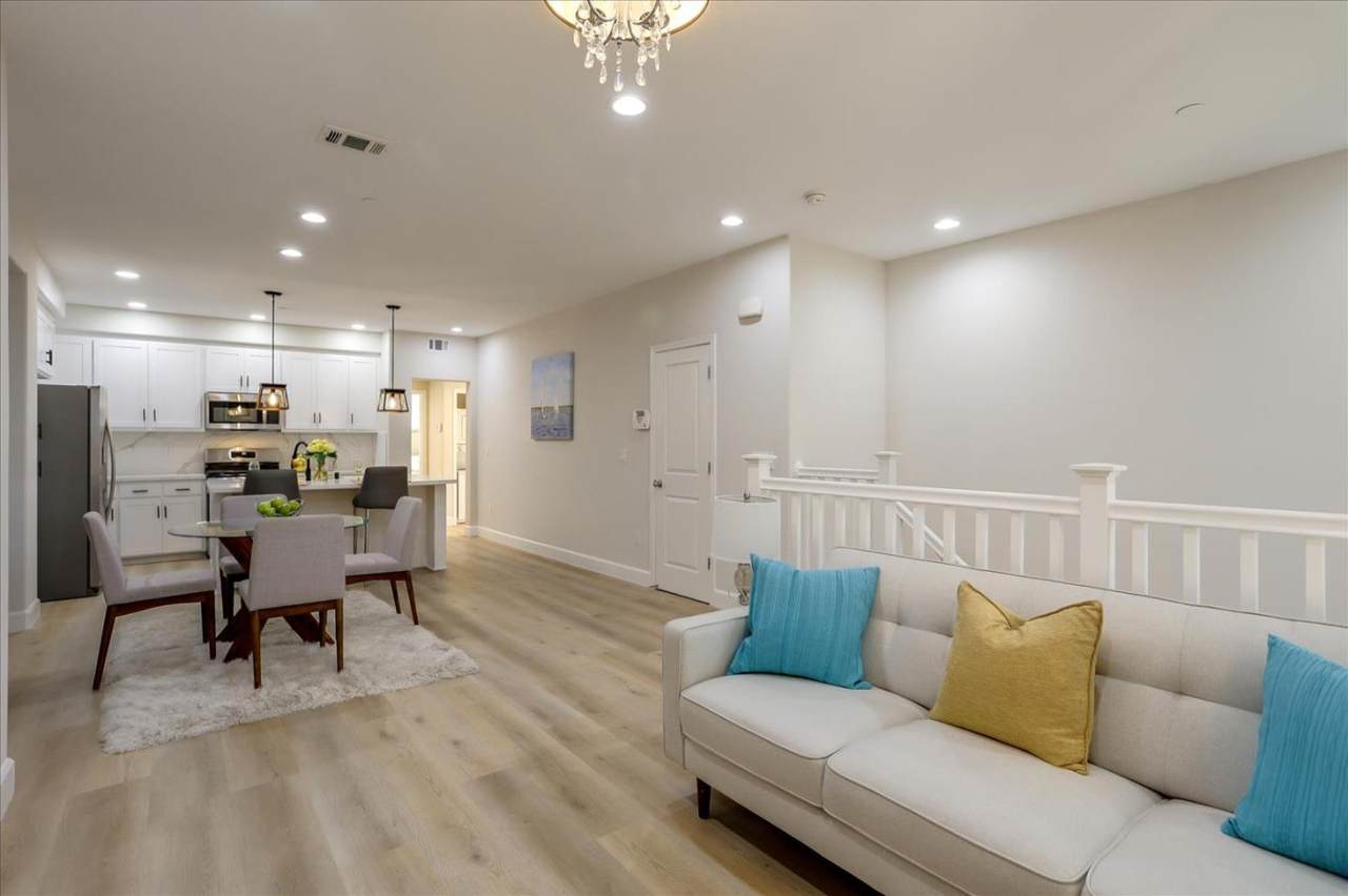 1665 Lee Way - Photo 1