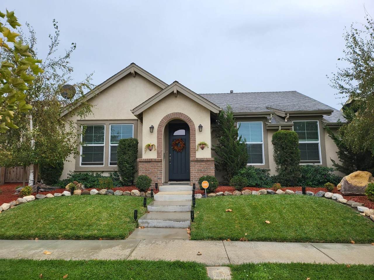 613 Brumwell Street - Photo 1