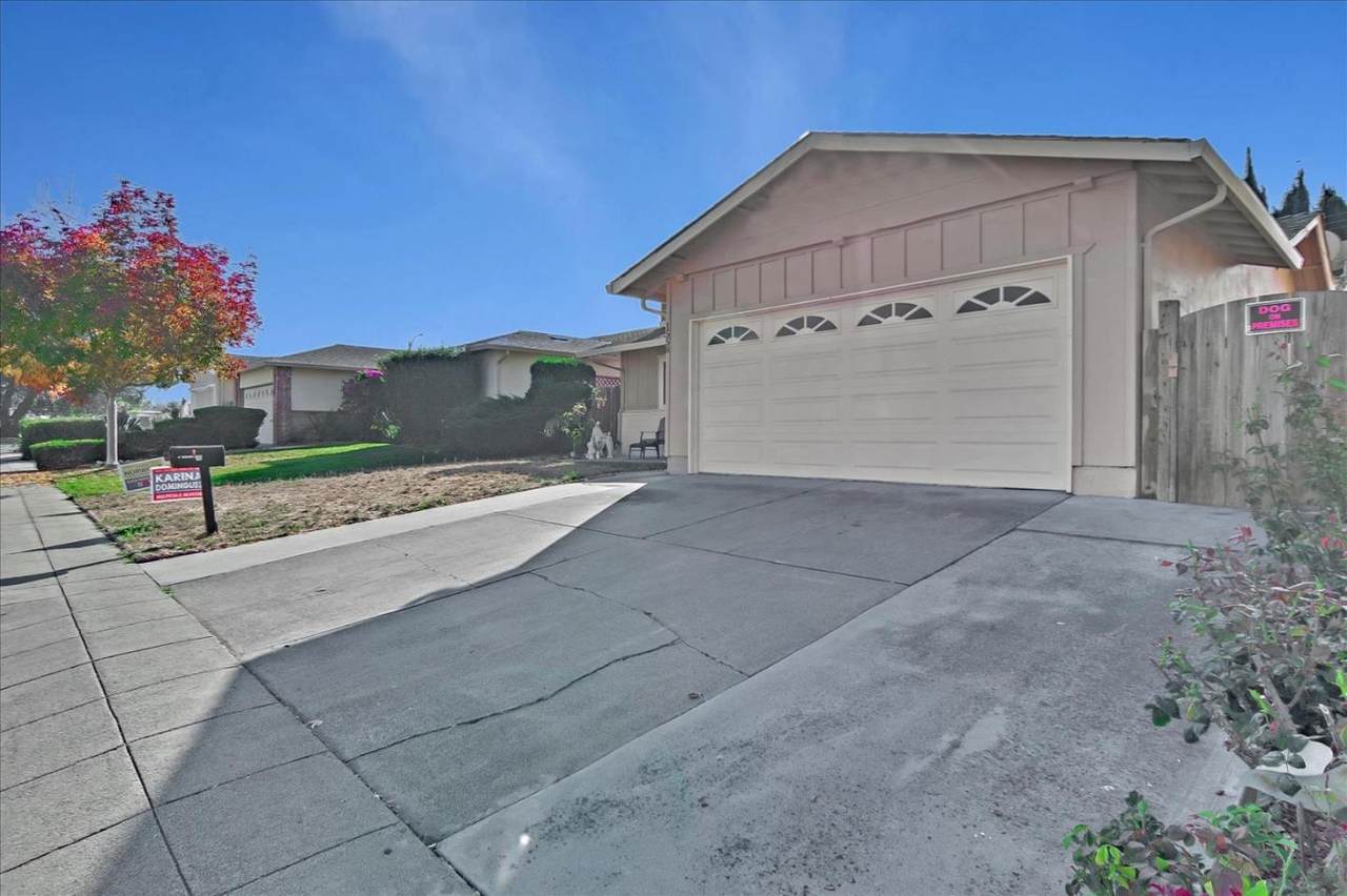 1558 Mount Shasta Avenue - Photo 1
