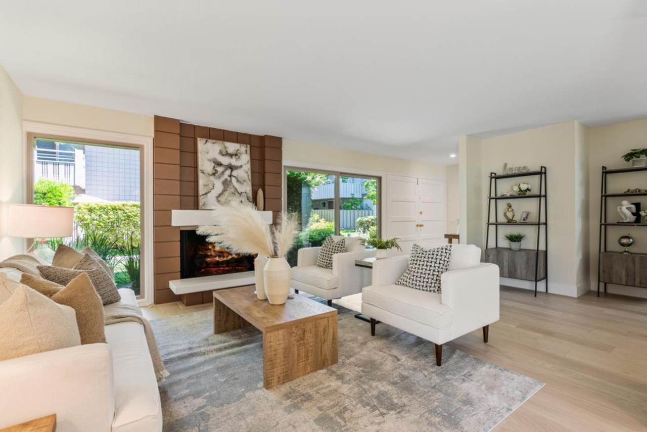 32 Los Altos Square - Photo 1