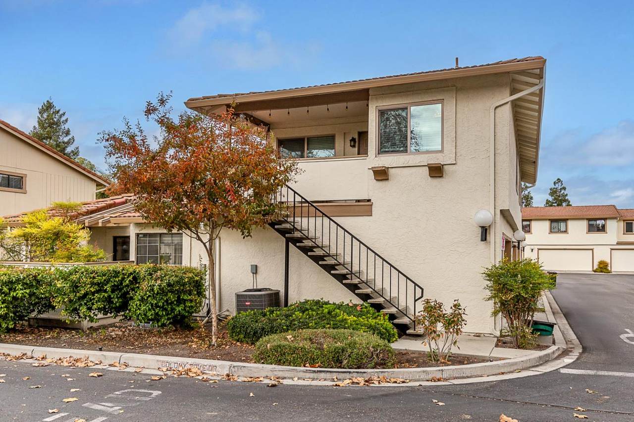 429 Colony Cove Drive - Photo 1