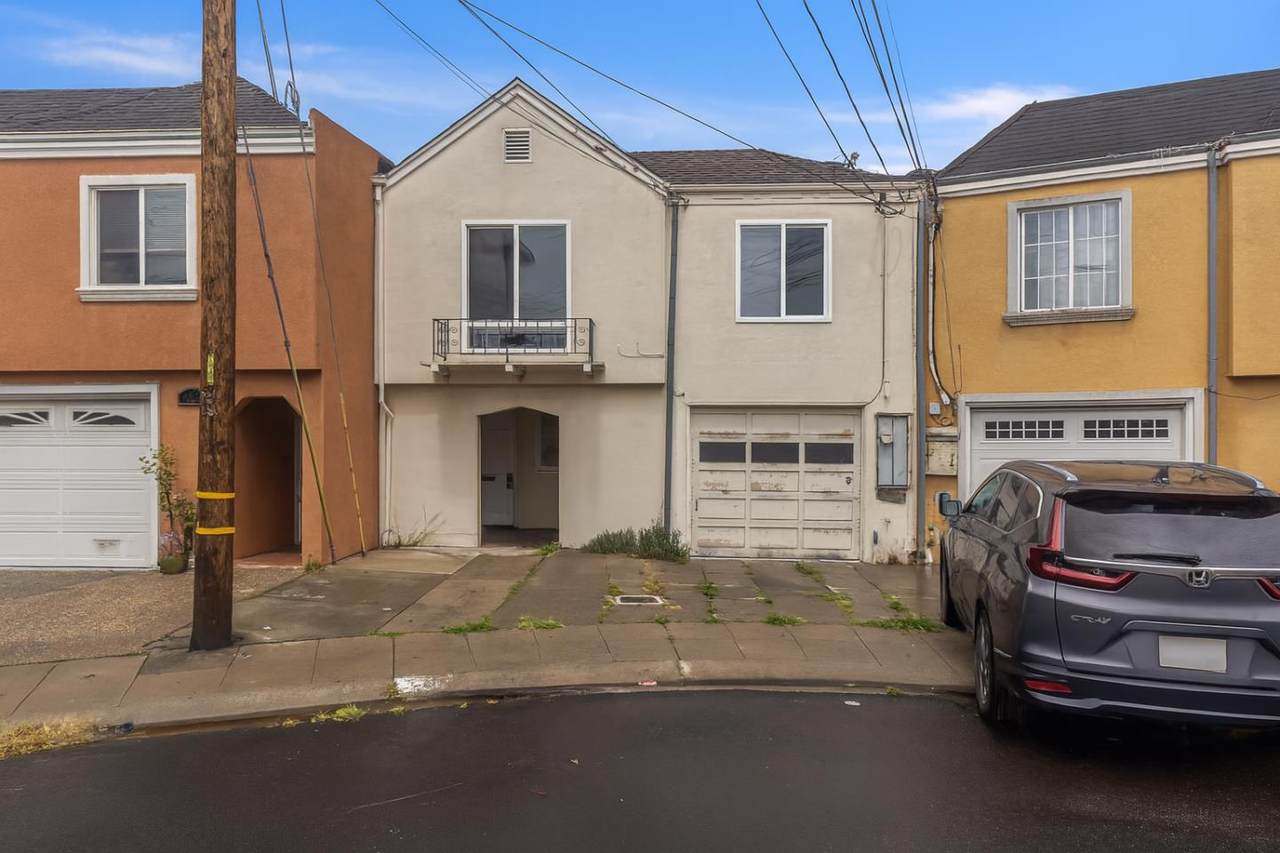 233 Village Way - Photo 1