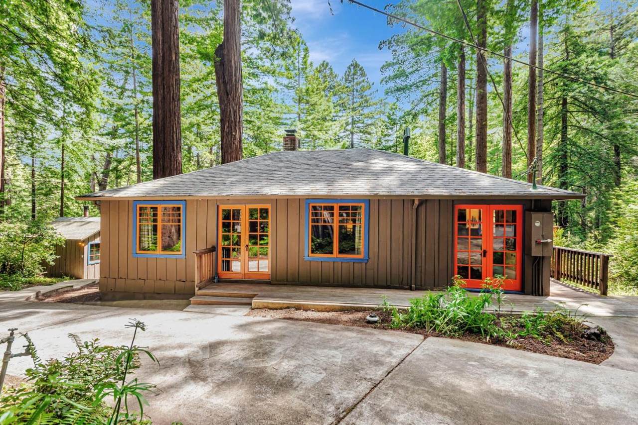 855 Dearborn Park Road - Photo 1