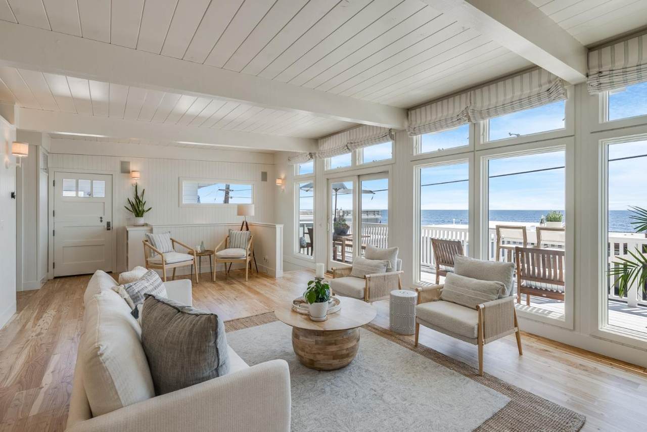 621 Beach Drive - Photo 1