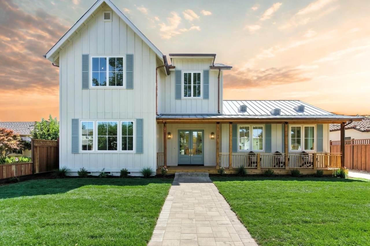 1192 Crescent Drive - Photo 1