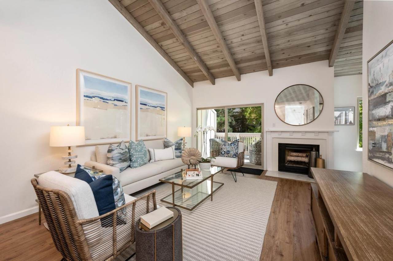 38 Weepingridge Court - Photo 1