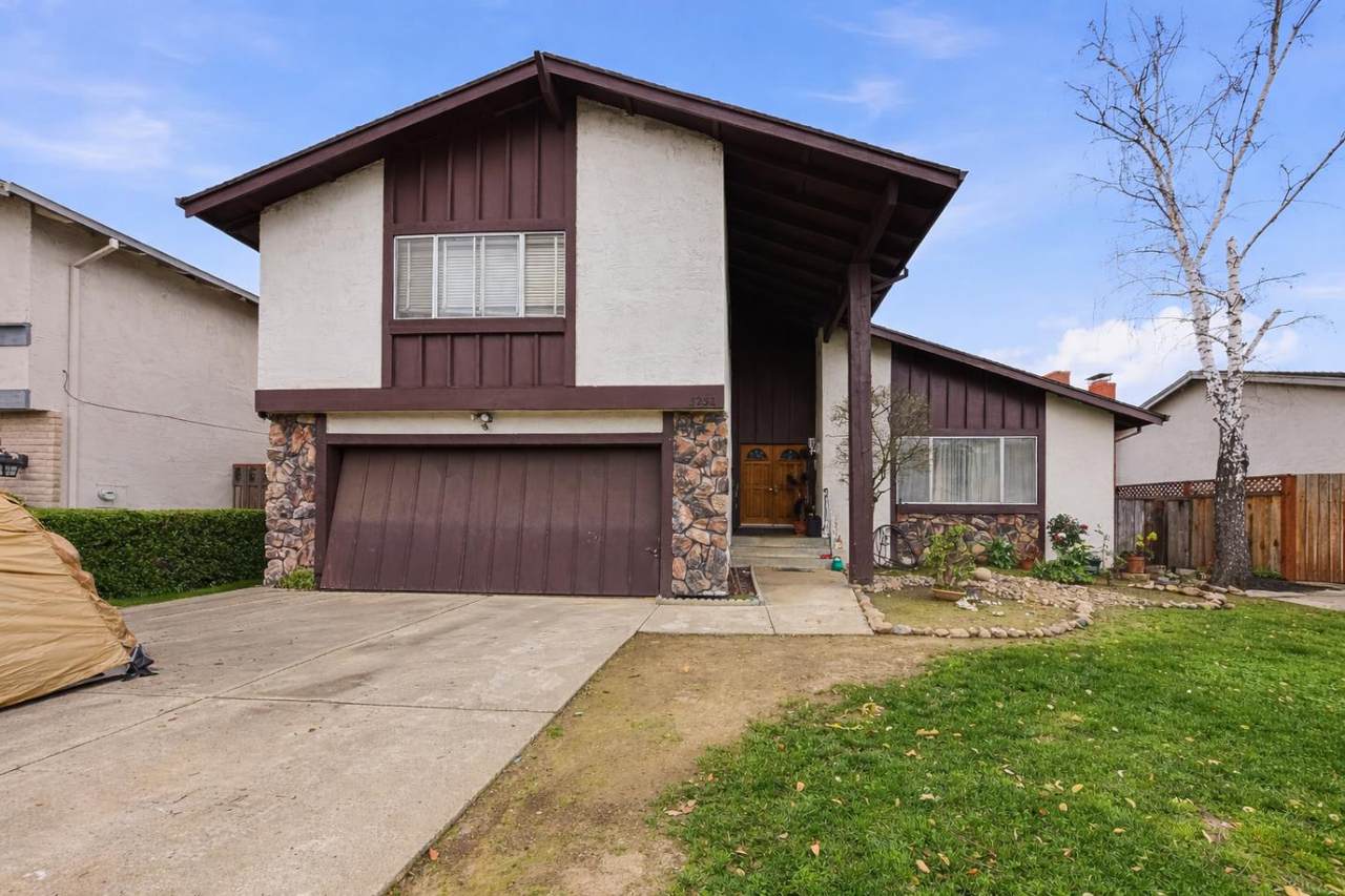 3232 Lenark Drive - Photo 1