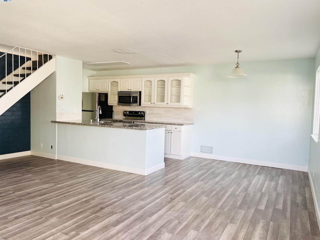 266 Tradewinds Ct - Photo 1