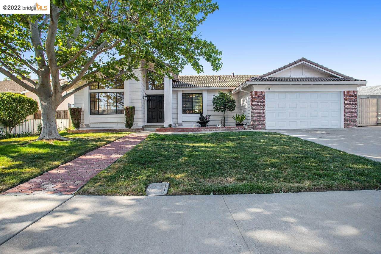 320 Pecan Pl - Photo 1