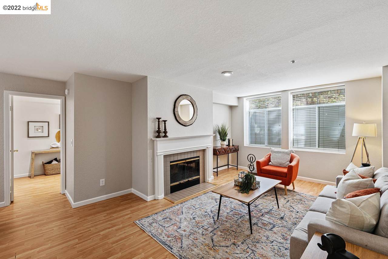 535 Pierce St - Photo 1