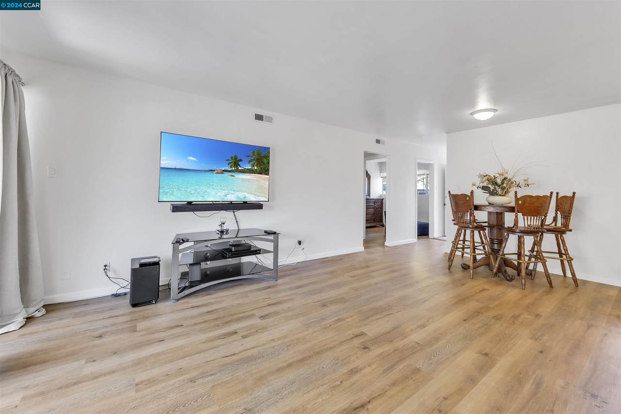 2940 Estates Ave - Photo 1