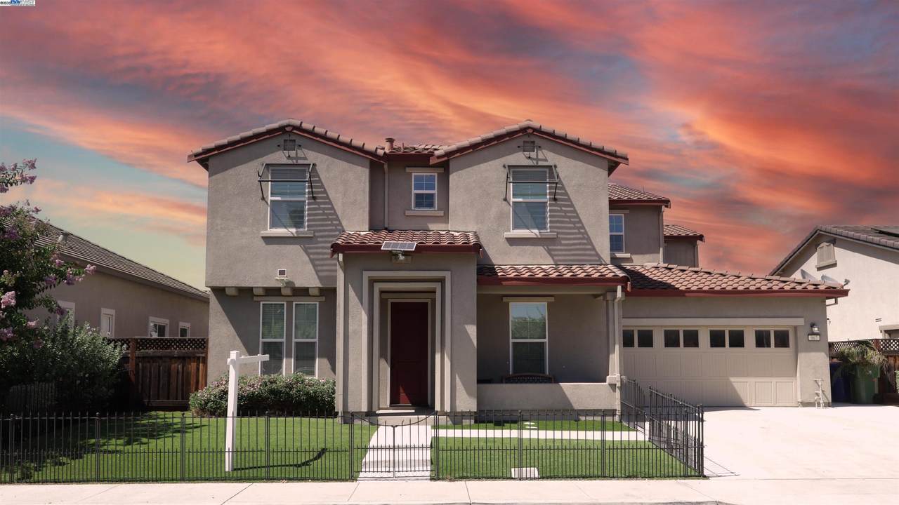 967 Dainty Ave - Photo 1