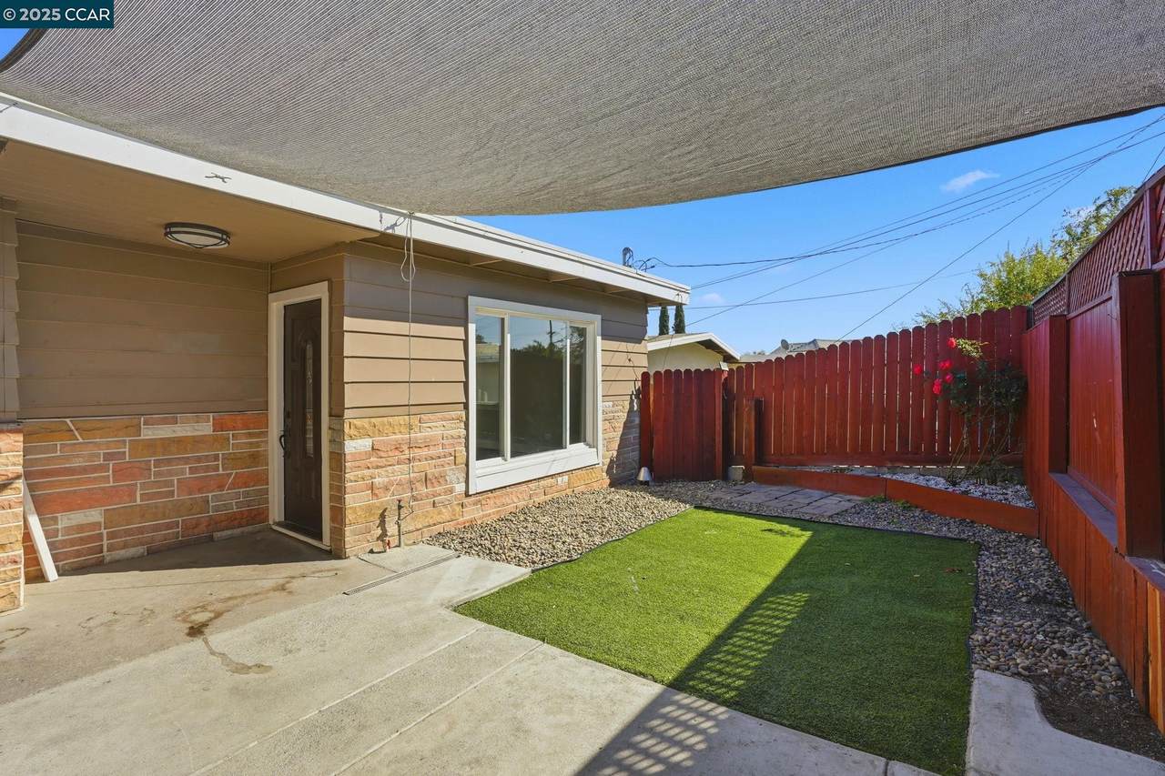 2555 Orange St - Photo 1