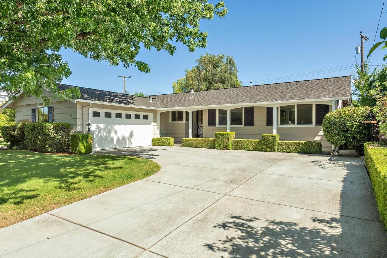 2817 Sycamore Way - Photo 1