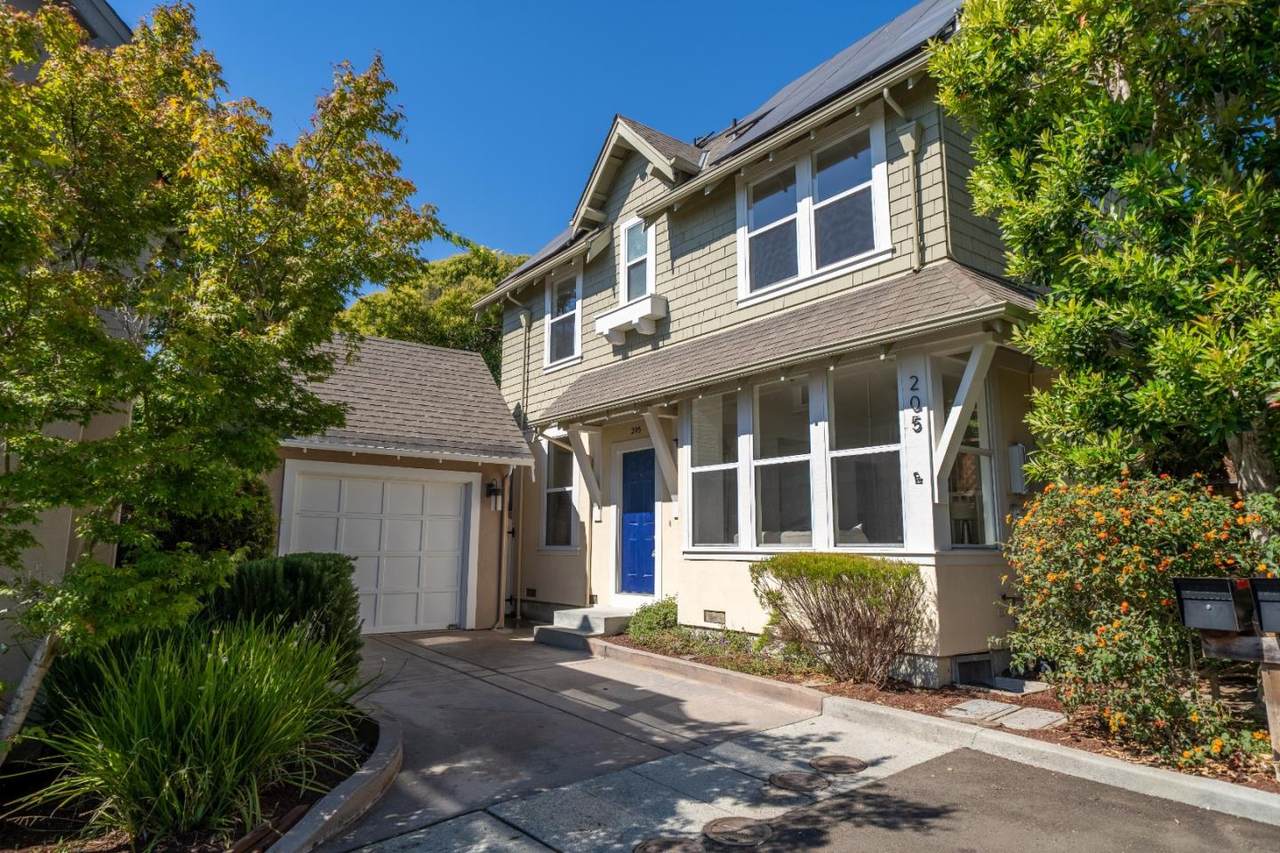 205 Roosevelt Terrace - Photo 1