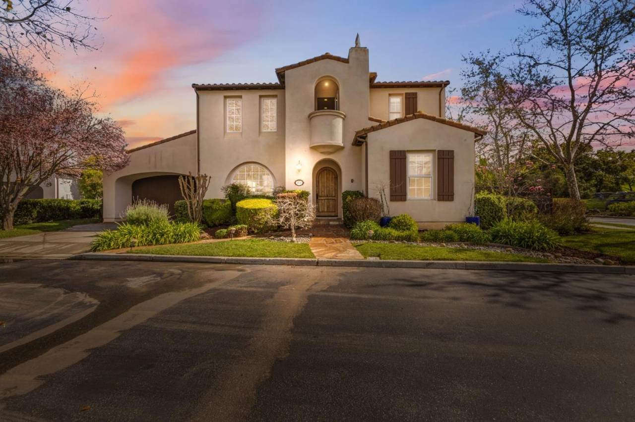 1826 Club Drive - Photo 1