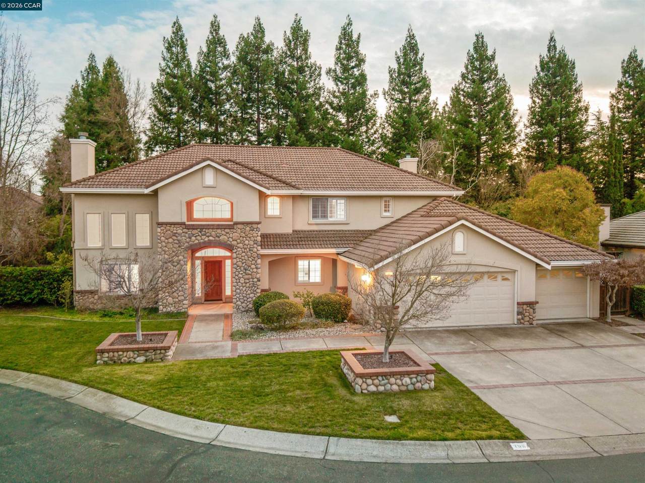 208 Kaitlyn Ln - Photo 1