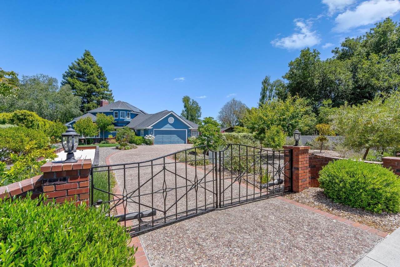 1212 Laurent Street - Photo 1