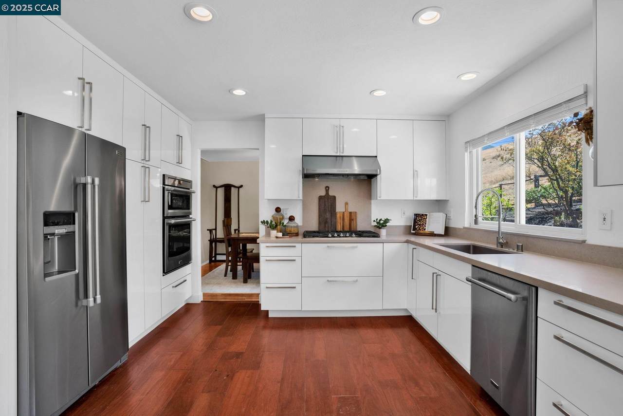 33 El Molino Dr - Photo 1