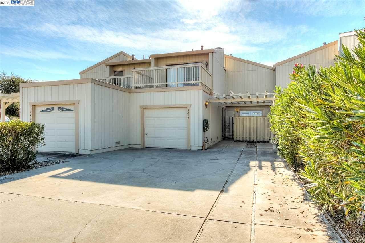 1203 Marina Cir - Photo 1