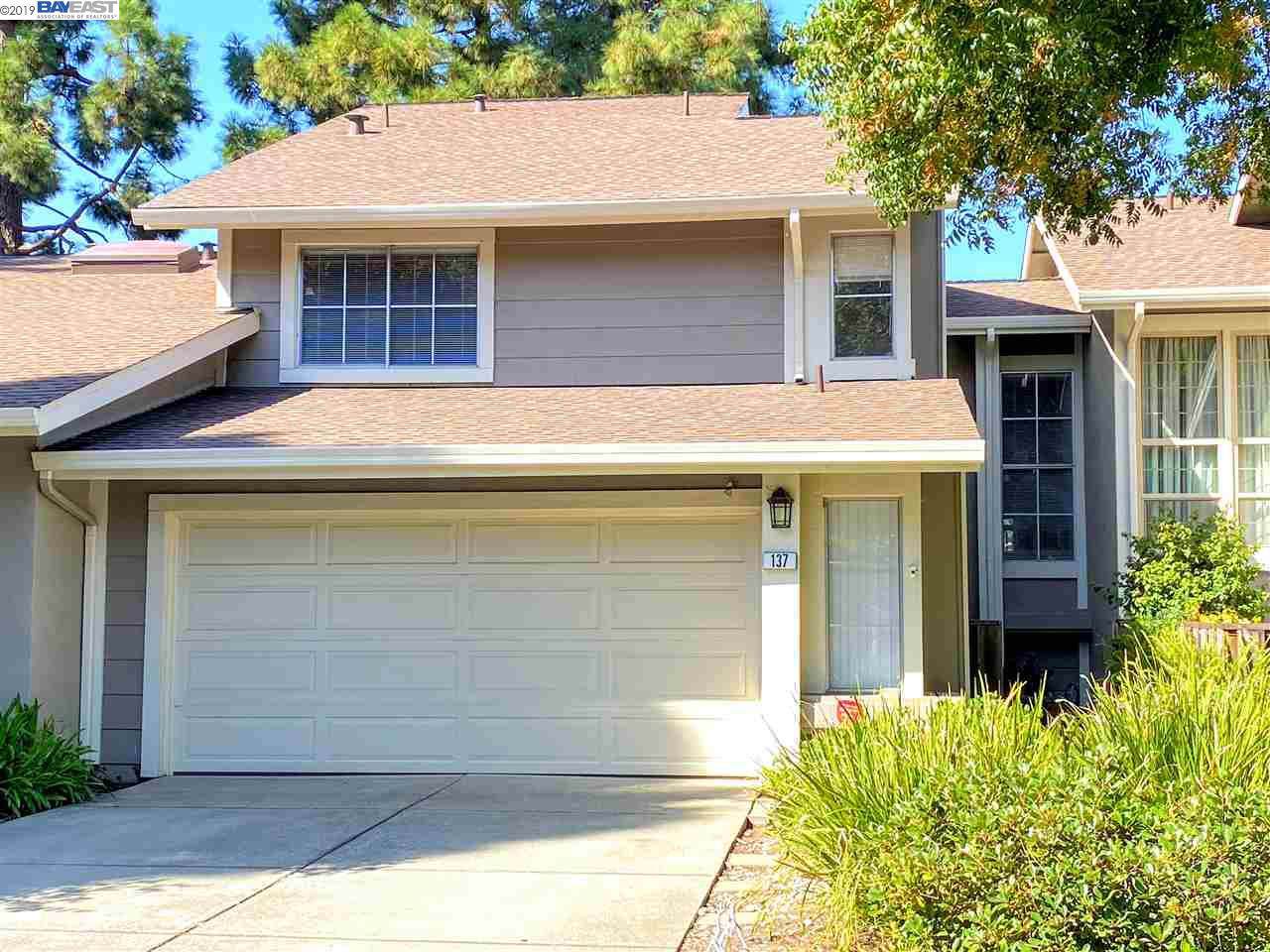 137 Savoy Way - Photo 1
