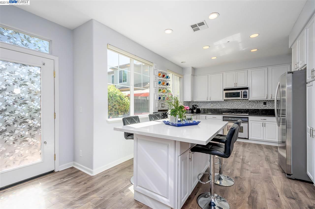59 Riverstone Cmn - Photo 1