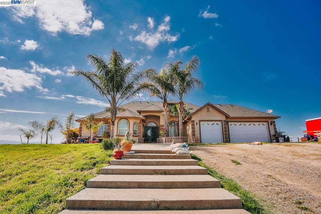 989 Critchett Rd - Photo 1