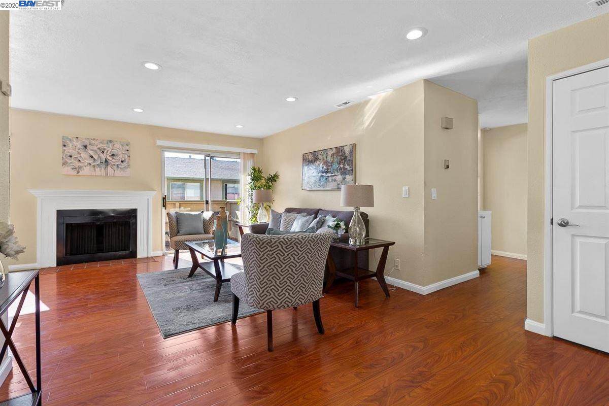 46974 Lundy Terrace - Photo 1