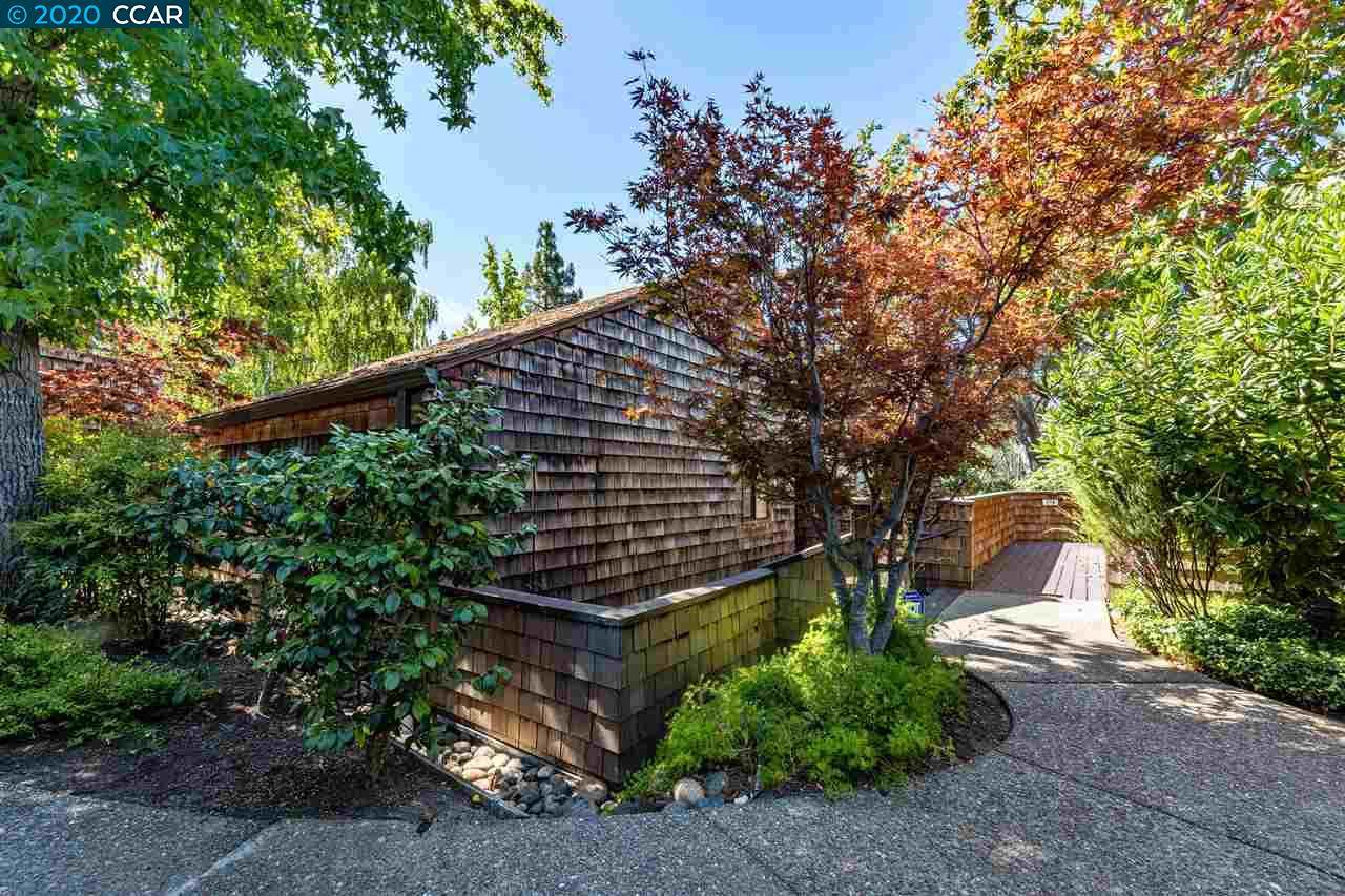 216 The Knoll - Photo 1