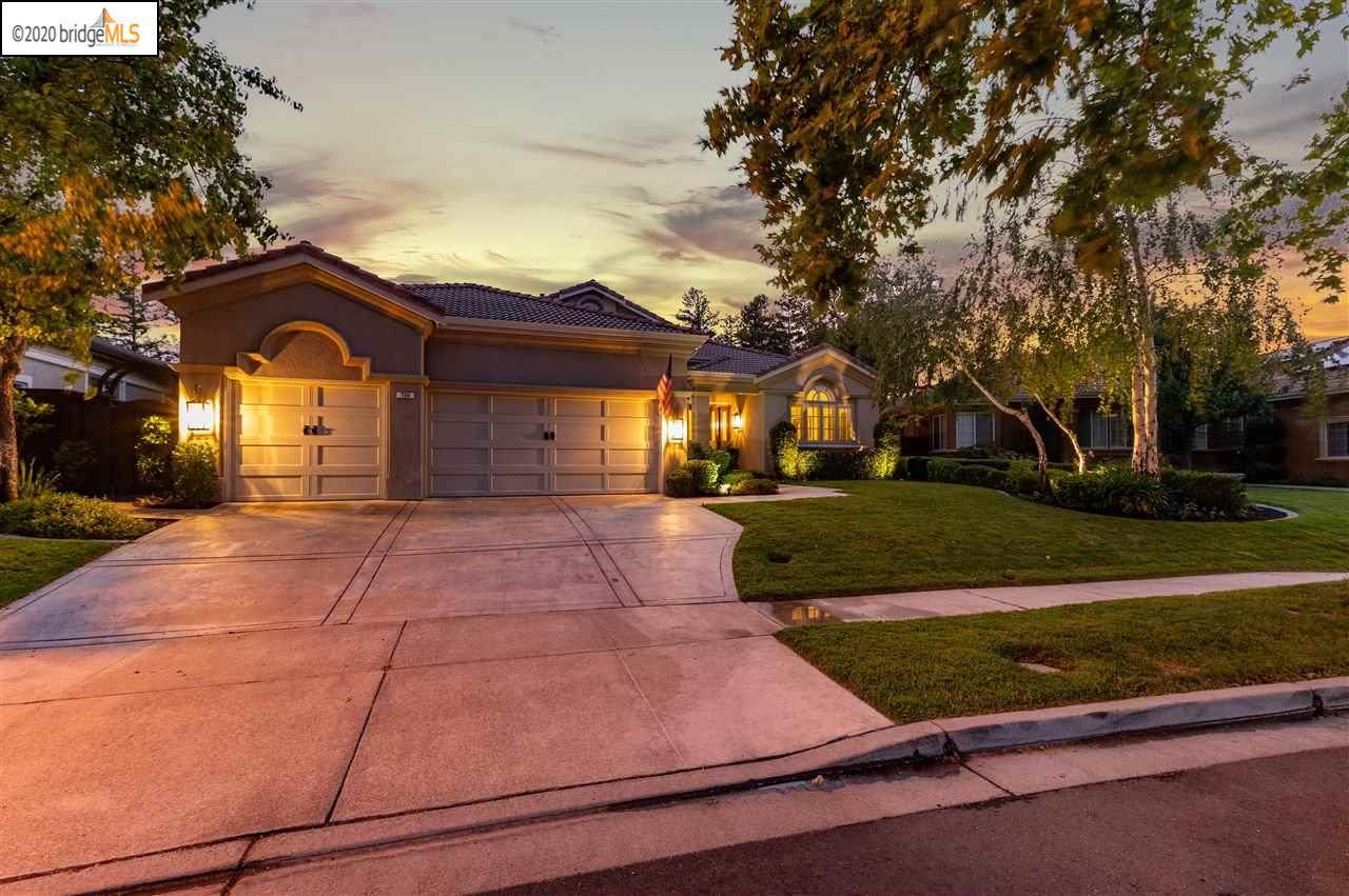 750 Devonshire Loop - Photo 1