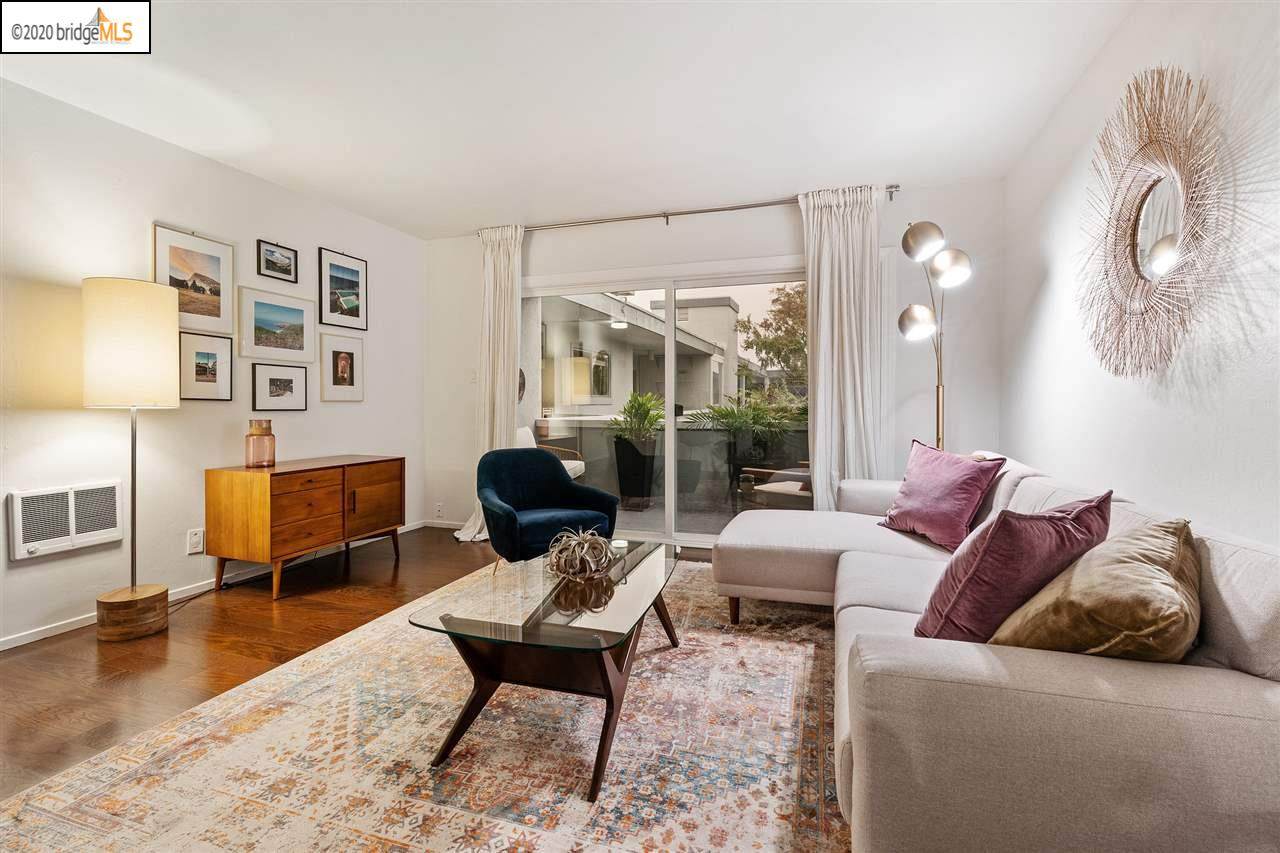 325 Kitty Hawk Rd - Photo 1