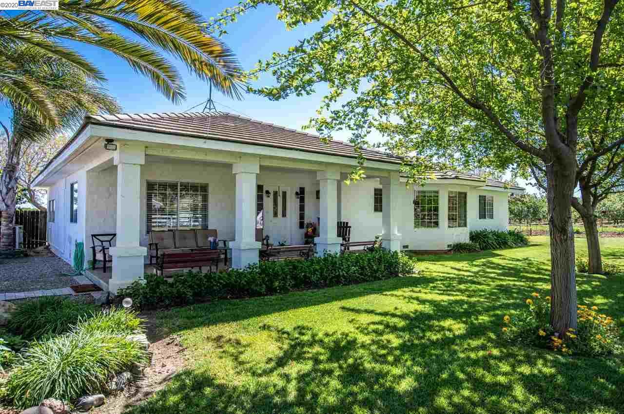 32296 S Bird Rd - Photo 1