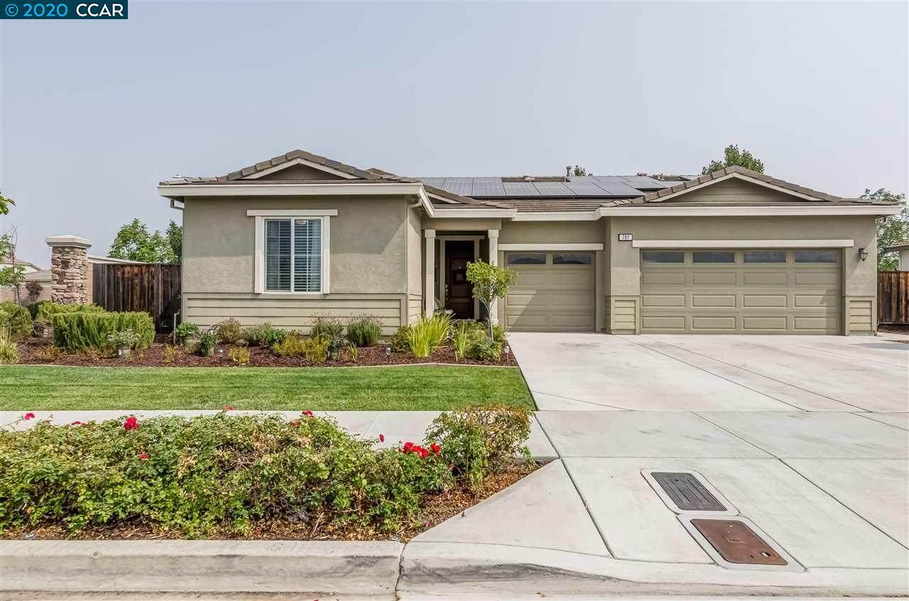701 Kineo Ct - Photo 1