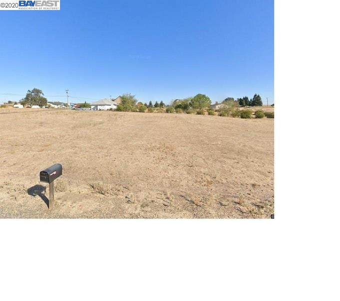 1926 Village Dr - Photo 1