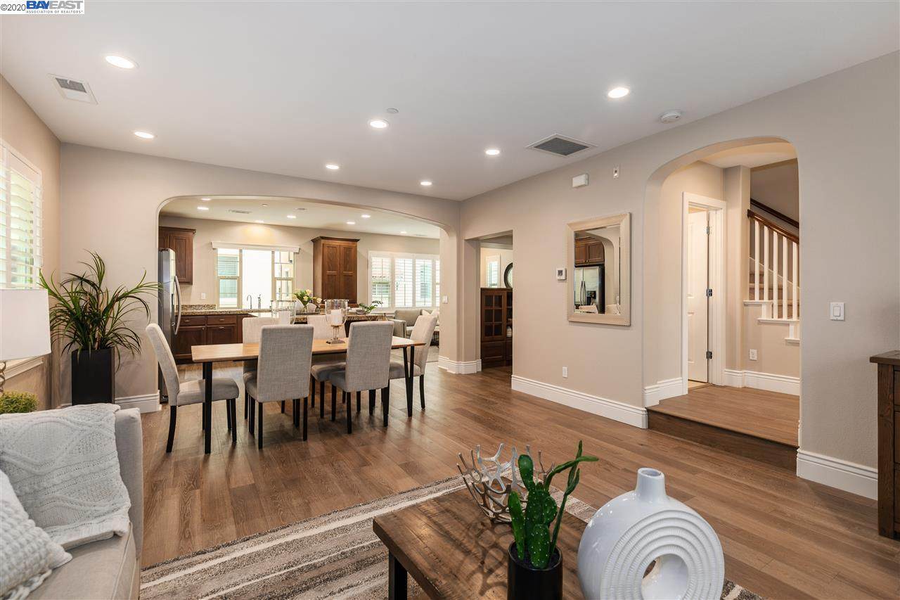 915 Smith Lane - Photo 1