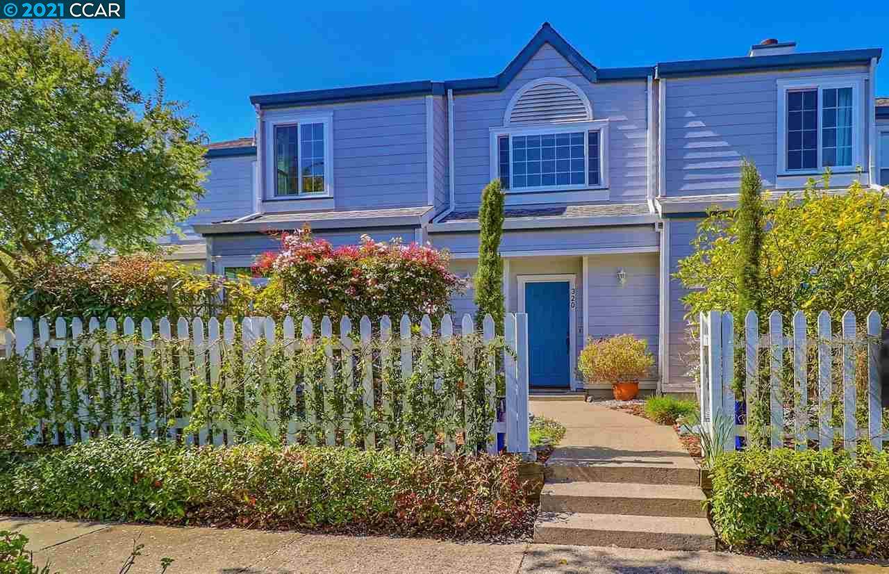 320 Commodore Dr - Photo 1