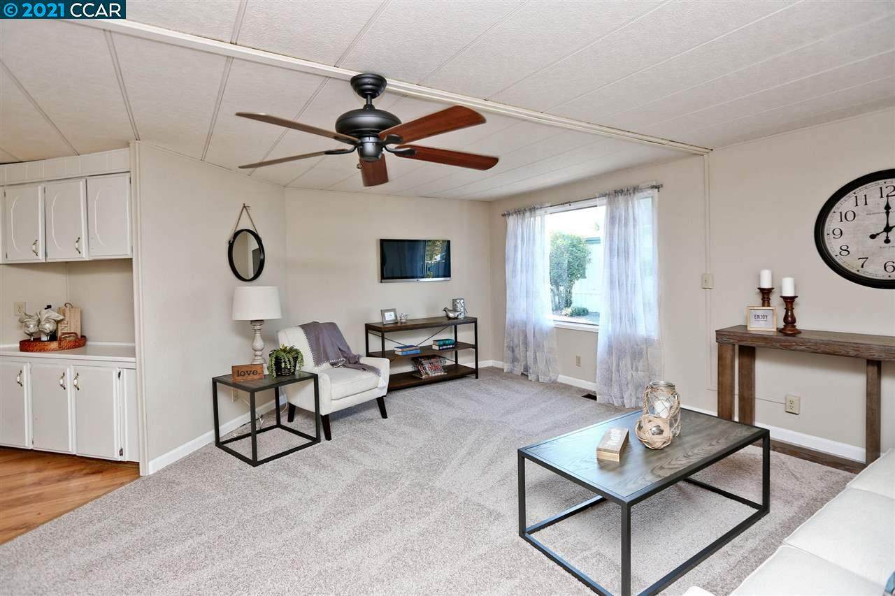 3231 Vineyard Ave - Photo 1